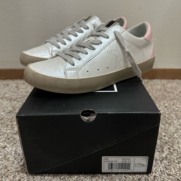 ShuShop Women’s Mia Sneakers - Picture 1 of 10